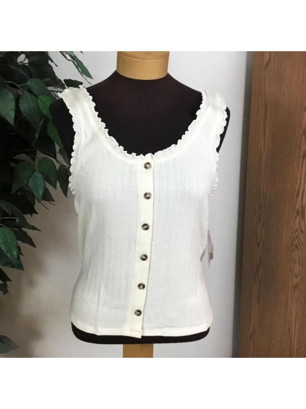 SO button down sleeveless tank Woman’s Junior’s size XL ivory - Picture 1 of 13